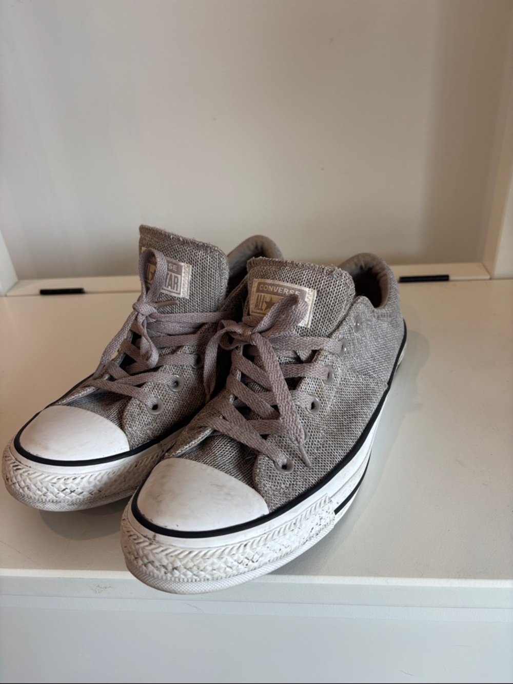 Converse Low-Top Sneakers in Light Gray size 10